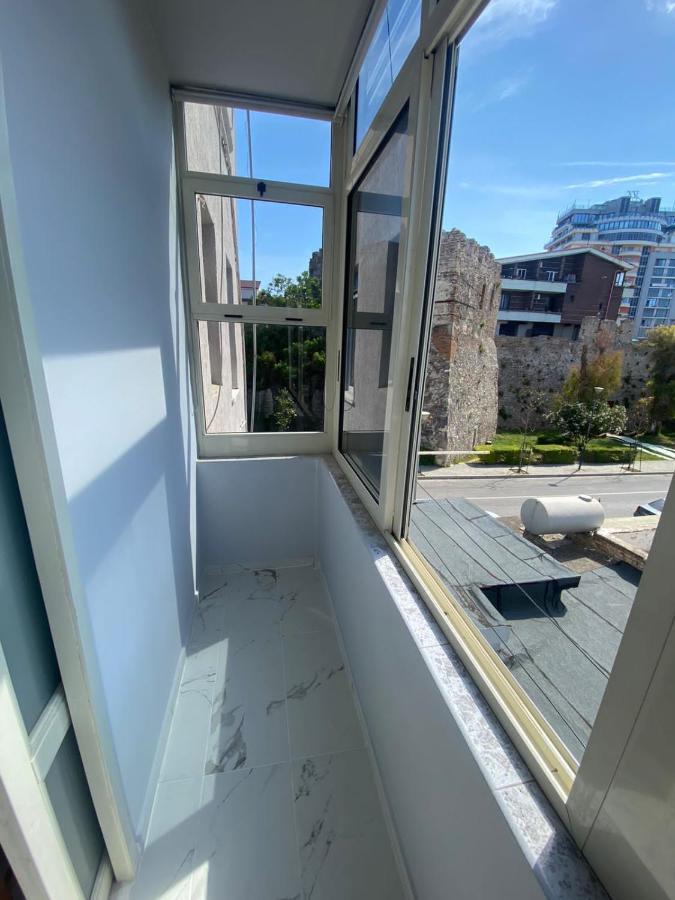 Vollga Promenade Lovely 2 Bedroom Apartment Durrës 외부 사진